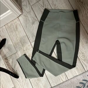NWOT Stylish Two-Tone Leggings